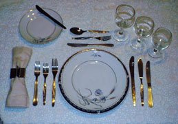 Etiqueta à mesa: harmonização
