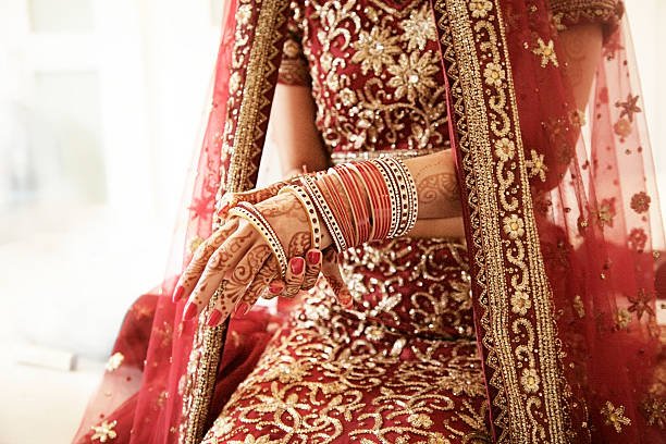 vestidos de noiva indianos: henna e culturas