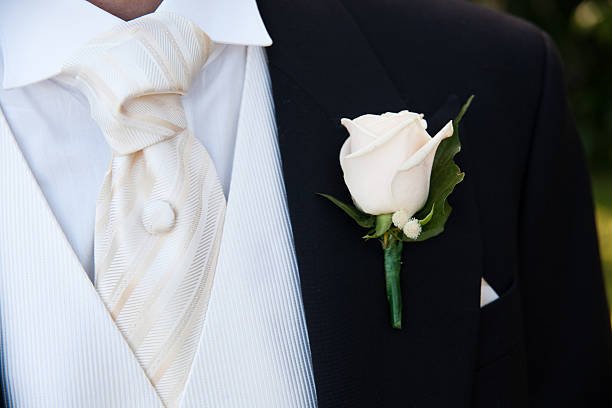 Flor de lapela: destaque elegante para o noivo