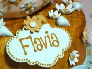 detalhe-de-bolo-com-flores-da-lis-fonseca