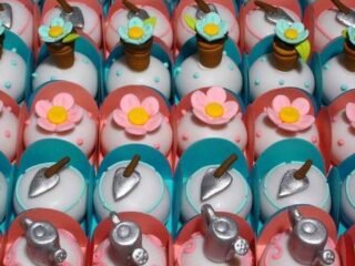 docinhos-decorados-com-tema-jardim-da-lis-fonseca